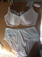 IMG-4d01fbb057ad62e128d9087a9b2881e0-V.jpg