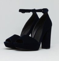 5_sandals_heels.jpg